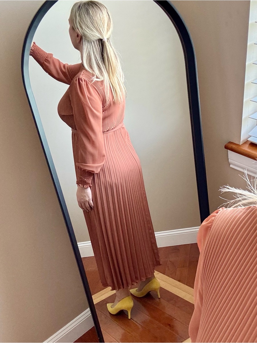 Chicwish Full Pleated Belted Maxi Dress – Tan | L/XL | Excellent Condition - Picture 2 of 11